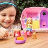 Set de joaca Barbie Family & Friends,  Rulota cu accesorii si papusa Chelsea