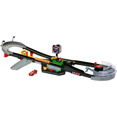 Set de joaca Disney Cars, Piston Cup Action Speedway cu Fulger McQueen