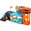 Set de joaca Disney Cars Glow Racers - Copper Canyon Garaj stralucitor